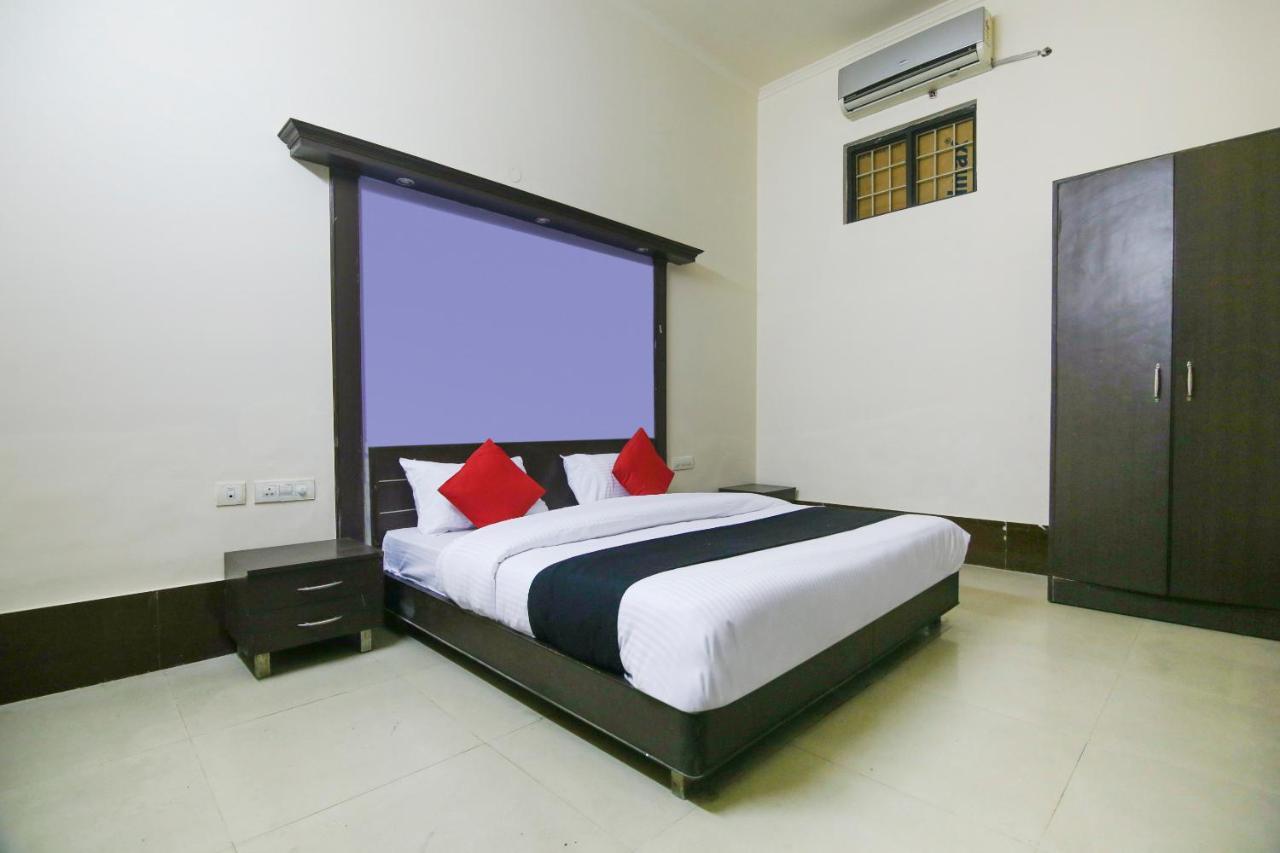 Capital O 68148 Hotel Shree Jee Palace Ghaziabad Eksteriør bilde