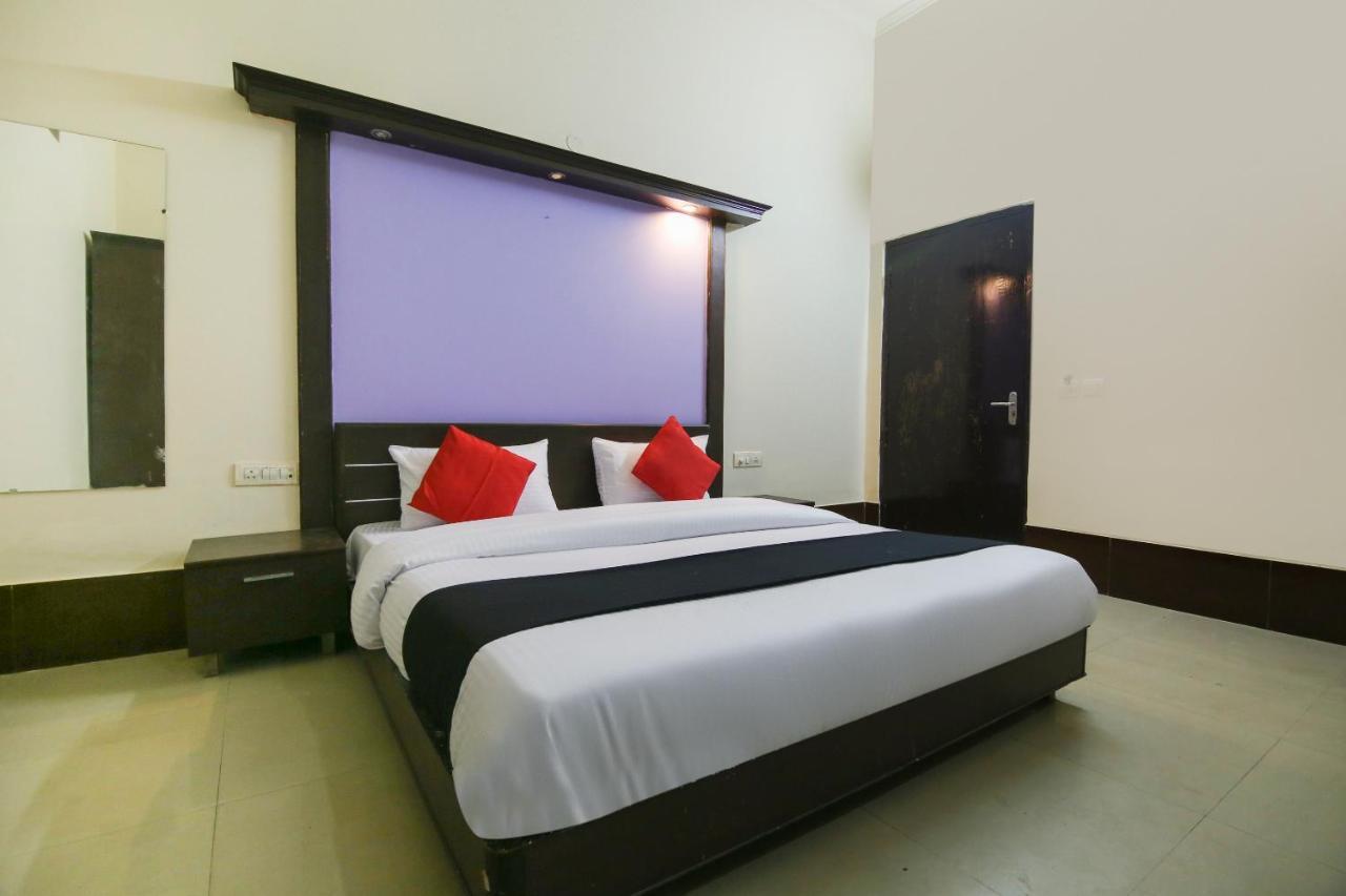 Capital O 68148 Hotel Shree Jee Palace Ghaziabad Eksteriør bilde