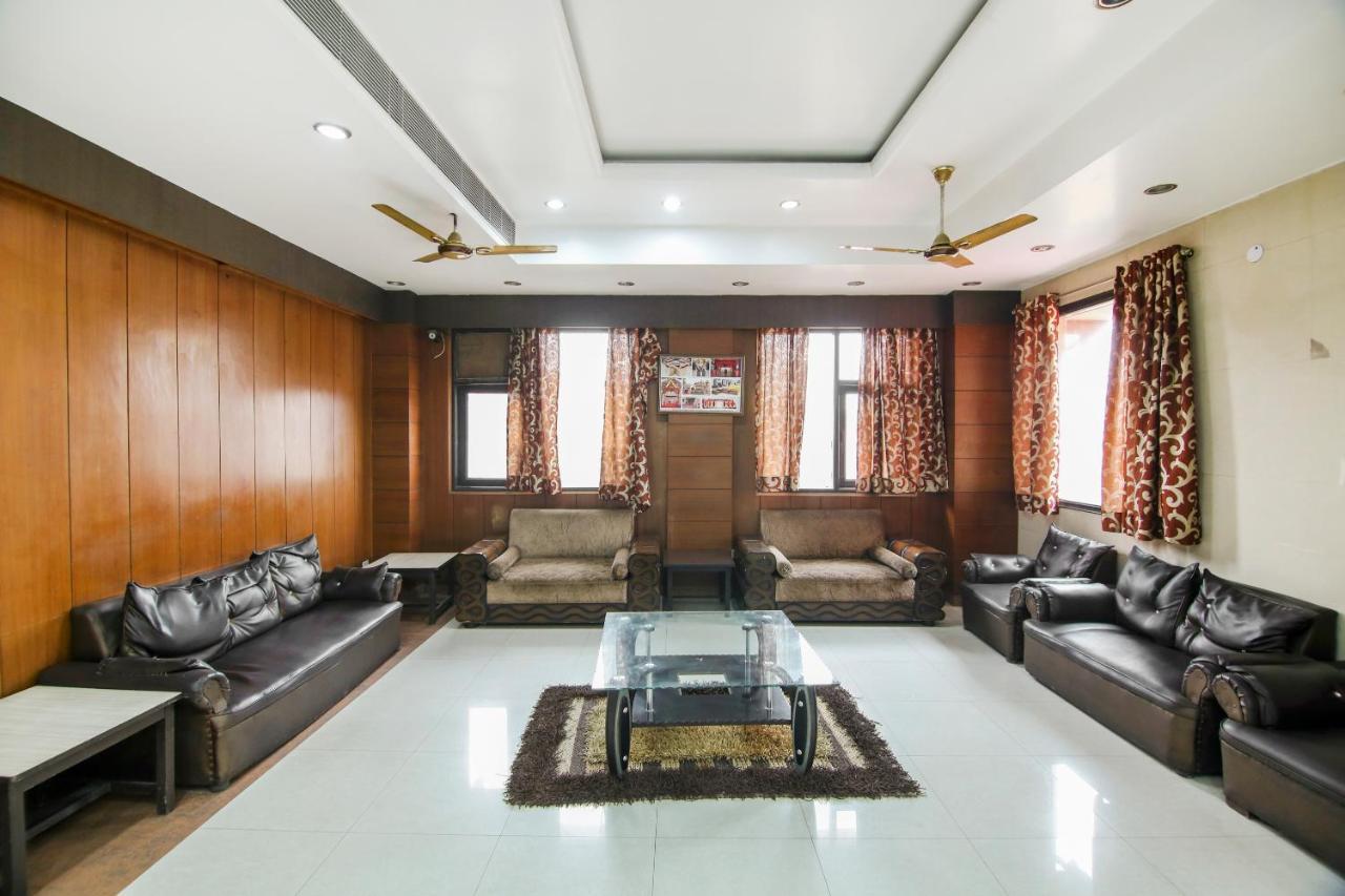 Capital O 68148 Hotel Shree Jee Palace Ghaziabad Eksteriør bilde