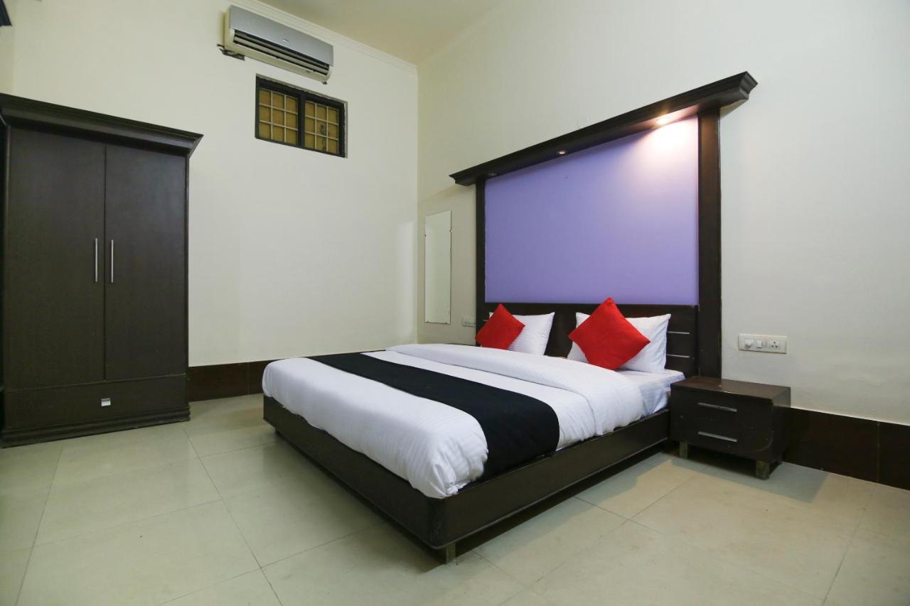 Capital O 68148 Hotel Shree Jee Palace Ghaziabad Eksteriør bilde